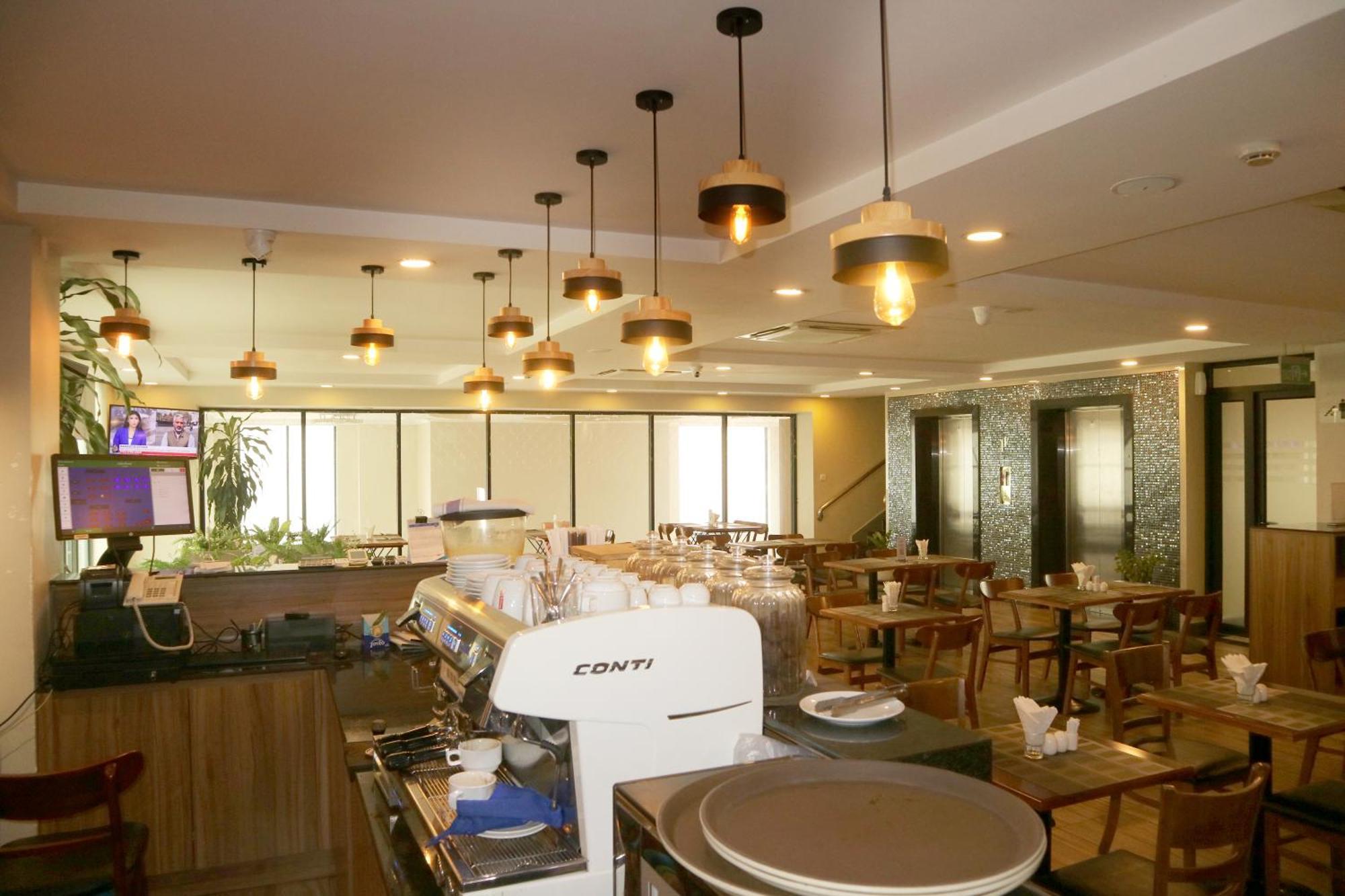 Hm Grand Central Hotel Phnompen Kültér fotó