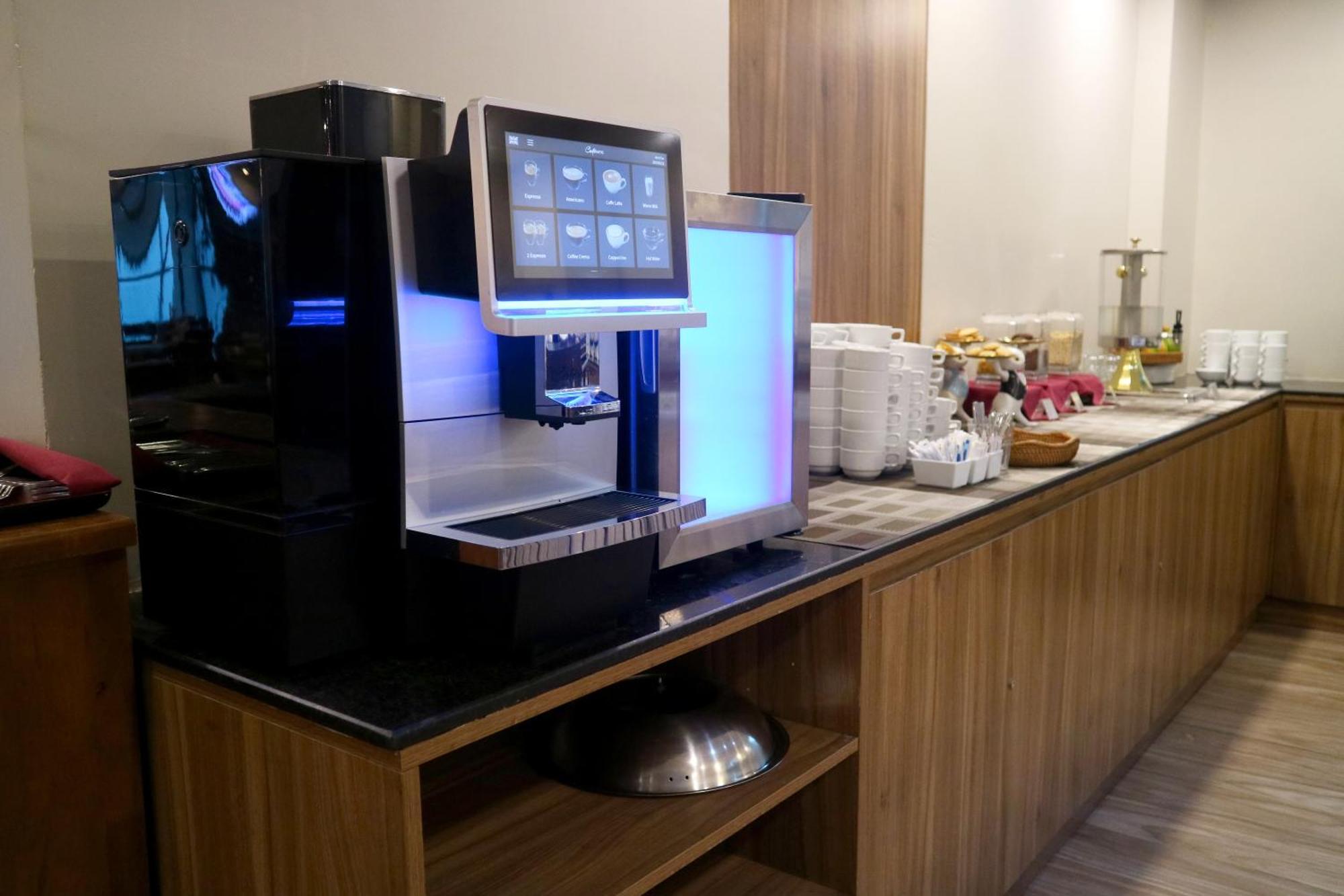 Hm Grand Central Hotel Phnompen Kültér fotó
