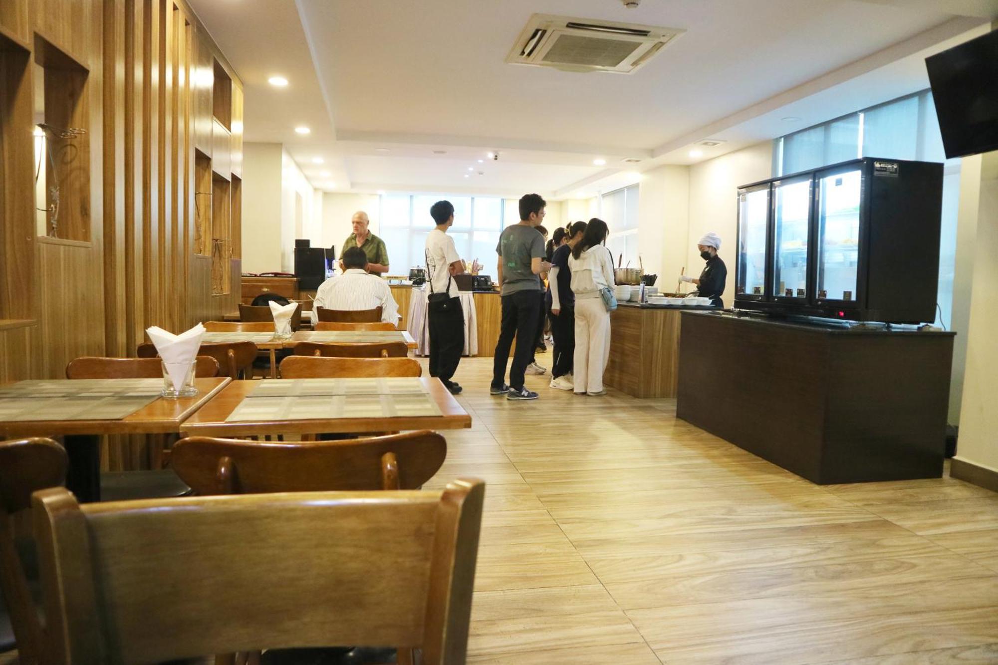 Hm Grand Central Hotel Phnompen Kültér fotó